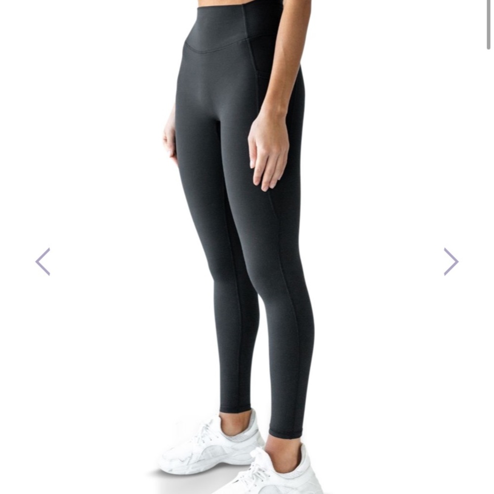 Black Kamo Fitness legging- size small